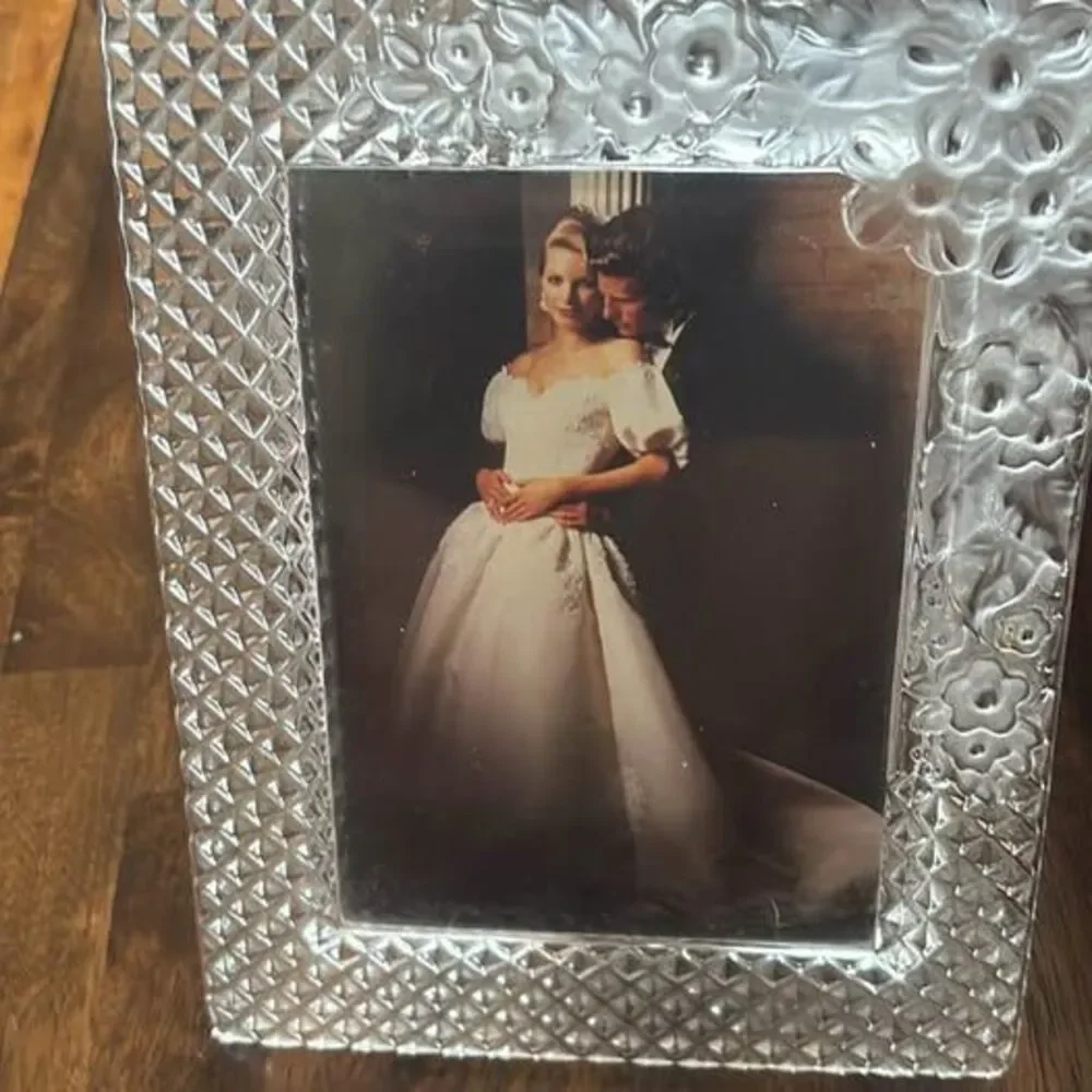Floral Diamond Cut Glass Picture Frame